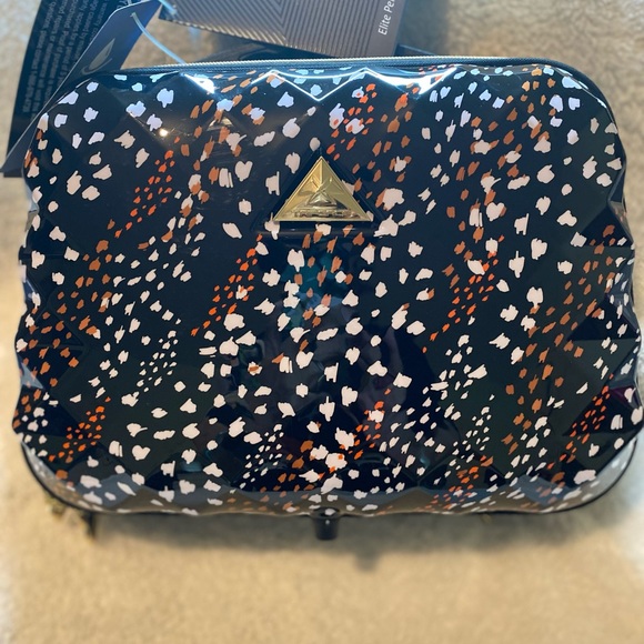 Triforce Bags Triforce Elite Performance Carry On Travel Beauty